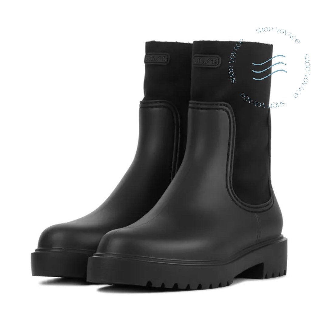 Black Rubber Boots