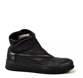 Black zip sneaker by MIKE