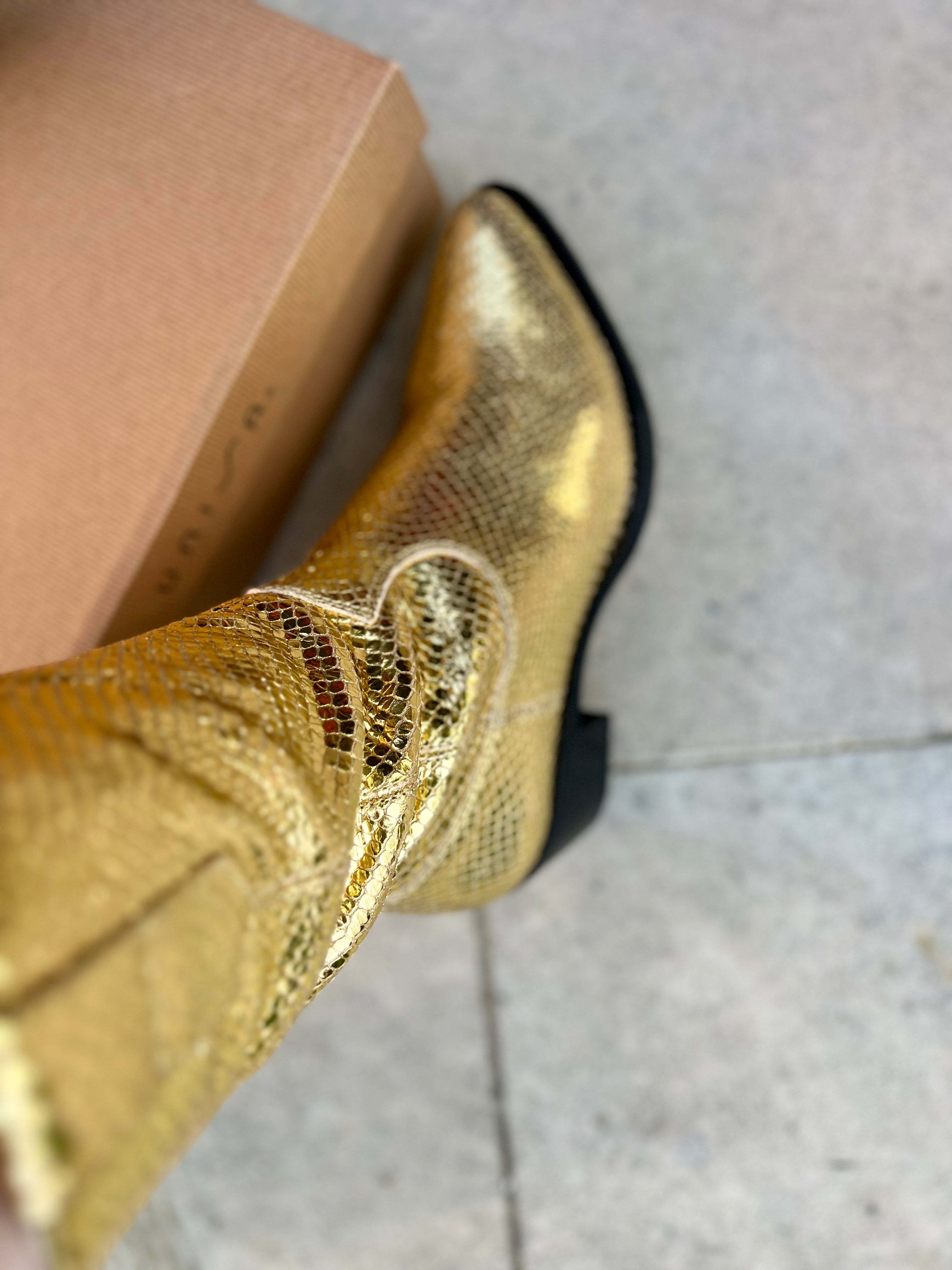 Cowboy Boots in Gold for Sale | Best Deals on Gold Cowboy Boots | Shop Now