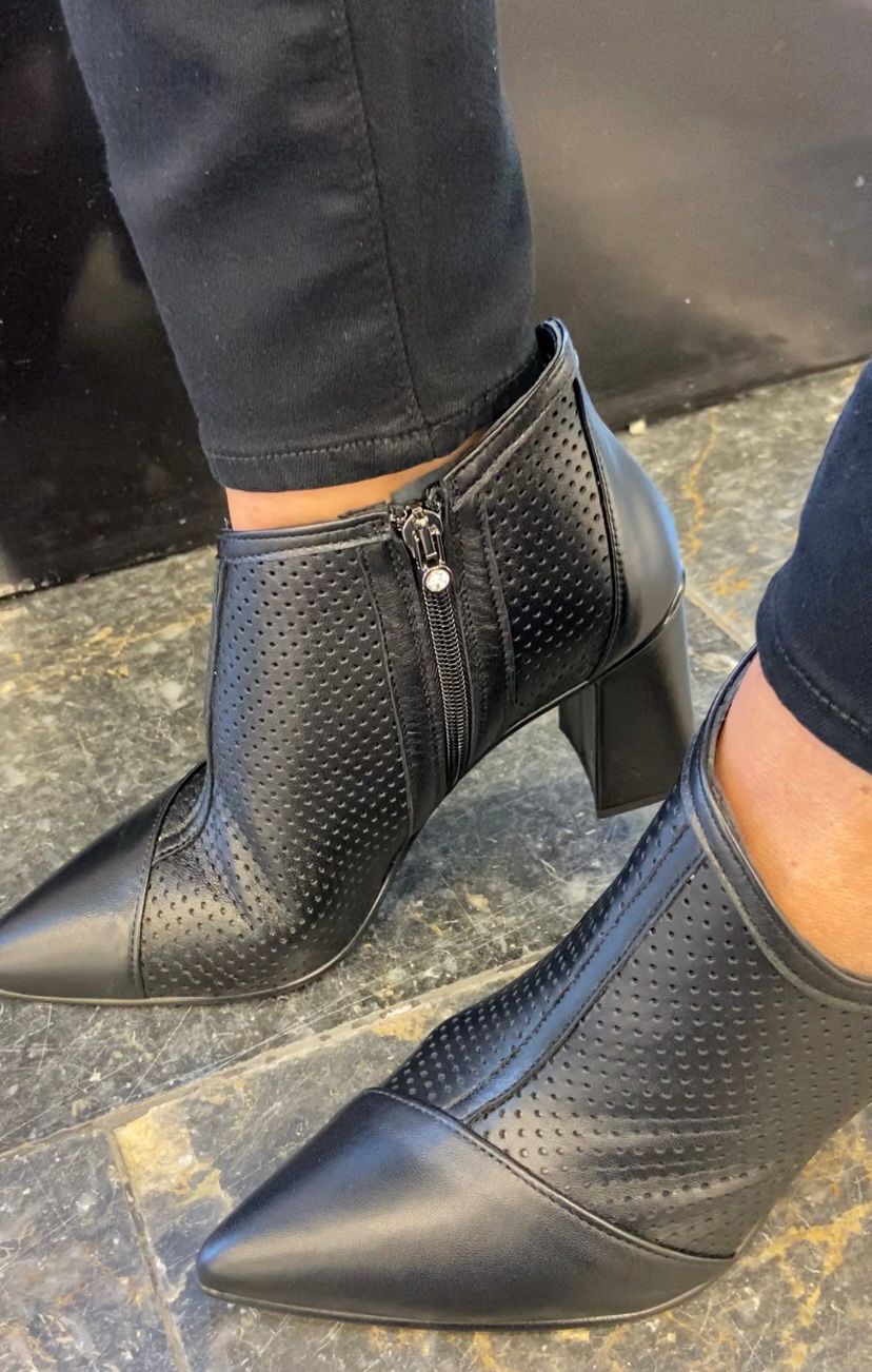 Marco Moreo Black Chelsea Boot