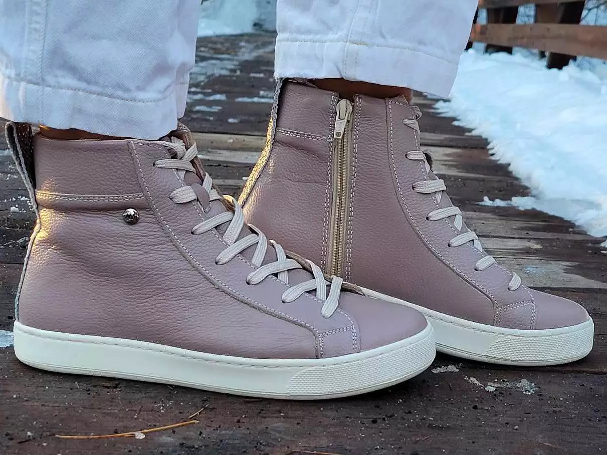 Moka Leather high top shoe