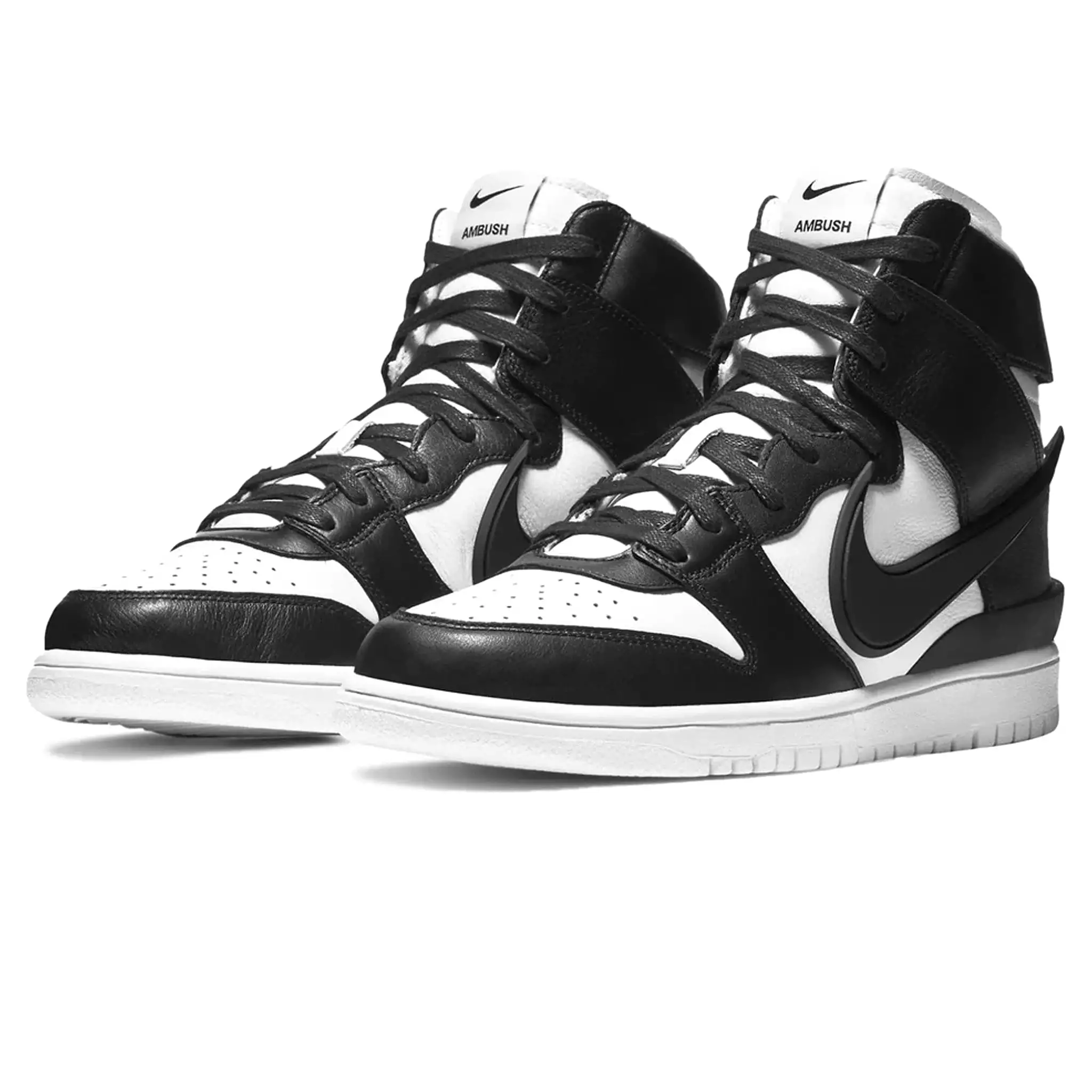 Nike Dunk High Ambush - Black/White Sneaker.