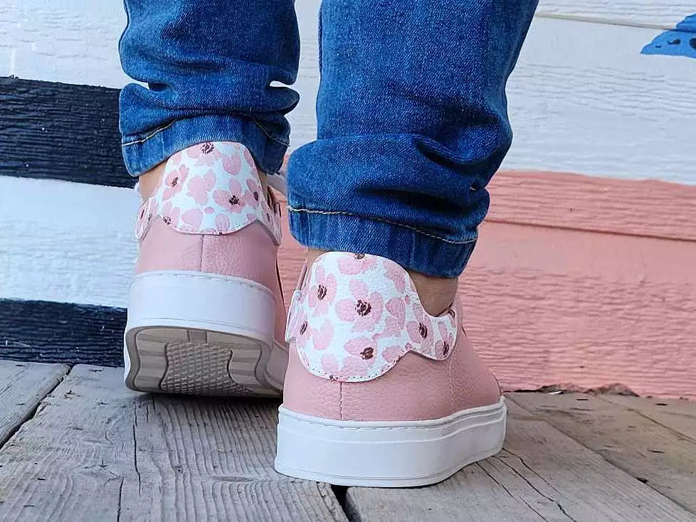 Rose Sneaker: Enhanced Visibility on Google Search Results